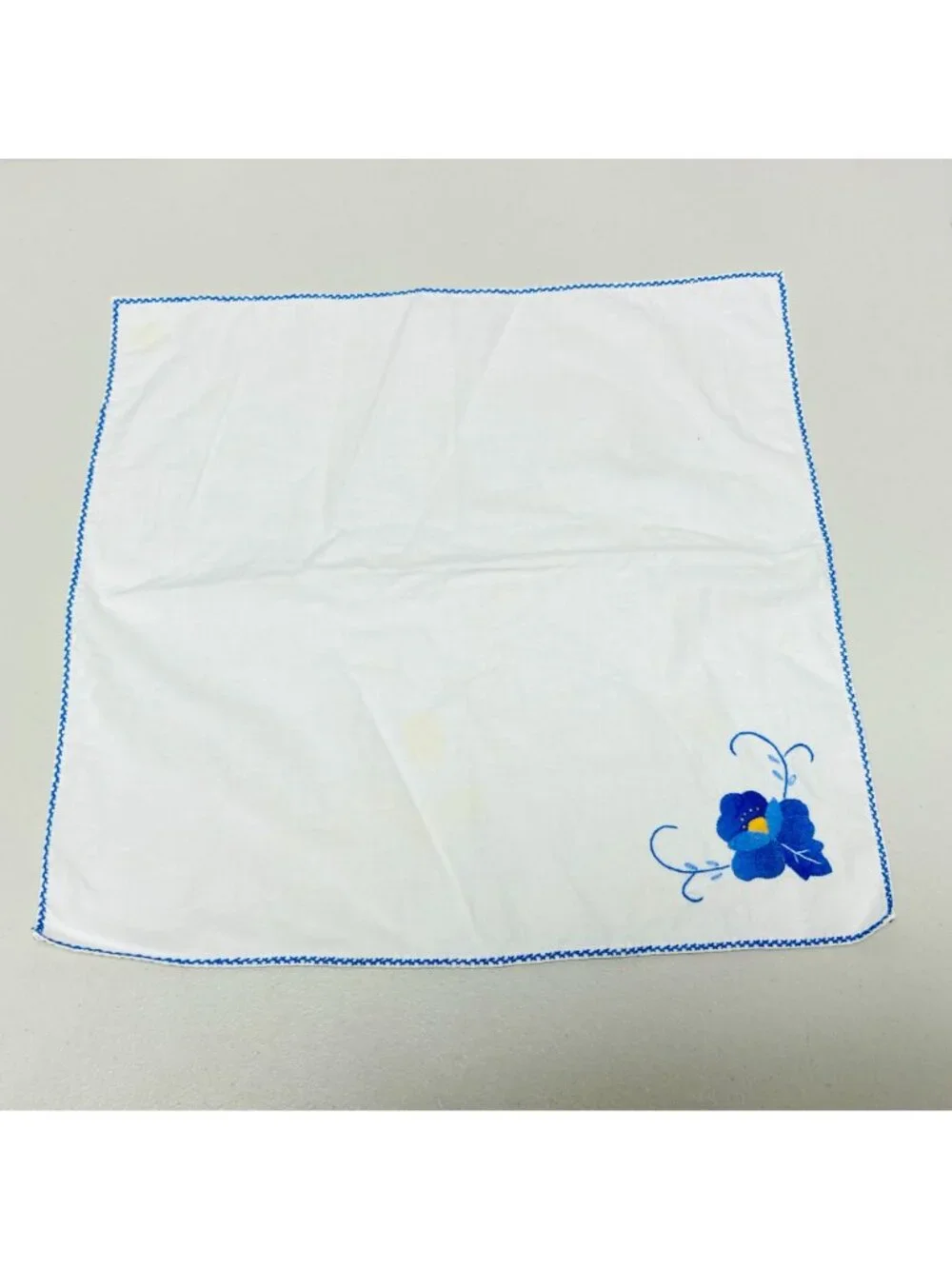 8 Vintage White Cotton Napkins With Blue Floral Embroidery & Scalloped Borders